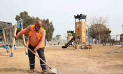 Antalya’da çocuk oyun parkları zemini zeytin çekirdeğiyle kaplanıyor