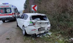 Kastamonu’da kamyonet otomobile çarptı: 3 yaralı