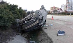 Otomobil takla attı, 2 kişi küçük sıyrıklarla araçtan çıktı