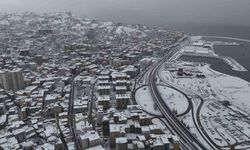 Rize’de şehir merkezi beyaza büründü