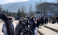 Teleferik arıza yapınca metrelerce kuyruk oluştu... Saatlerdir bekliyorlar