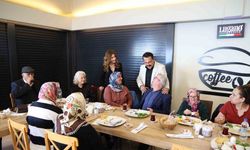 Alzheimer hastaları sosyalleşiyor