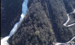 Giresun’da HES tahliyesiyle oluşan yapay şelale görsel şölen sunuyor