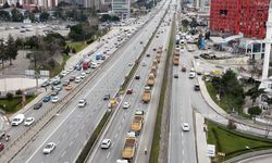 Hafriyat kamyon sürücüleri döküm sahalarının değiştirmesine tepki göstererek eylem yaptı