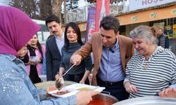Karaköy’de vatandaşlarla bir araya geldi