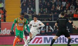 Trendyol Süper Lig: Corendon Alanyaspor: 1 - Galatasaray: 2 (Maç sonucu)