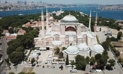 Ayasofya’nın kapısını kırdığı iddia edilen sanığa 1 yıl 8 ay hapis cezası