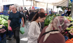 Semt pazarında vatandaşlar: Sağlık, eğitim, ekonomi yerin dibine girdi!