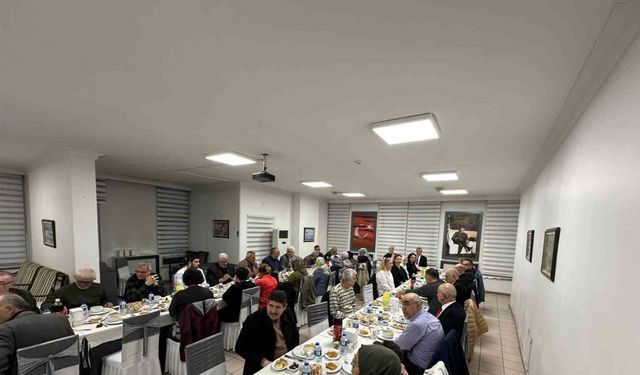 Emekli emniyet teşkilatı iftar programında bir araya geldi