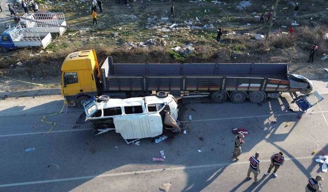 Hatay’da 6 kişinin hayatını kaybettiği kaza yeri havadan görüntülendi