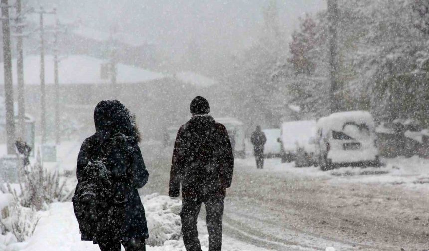 Otlukbeli ve Çayırlı buz tuttu